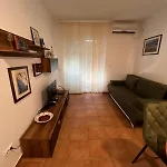 Lela Nečujam