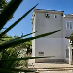 Appartement Lela *